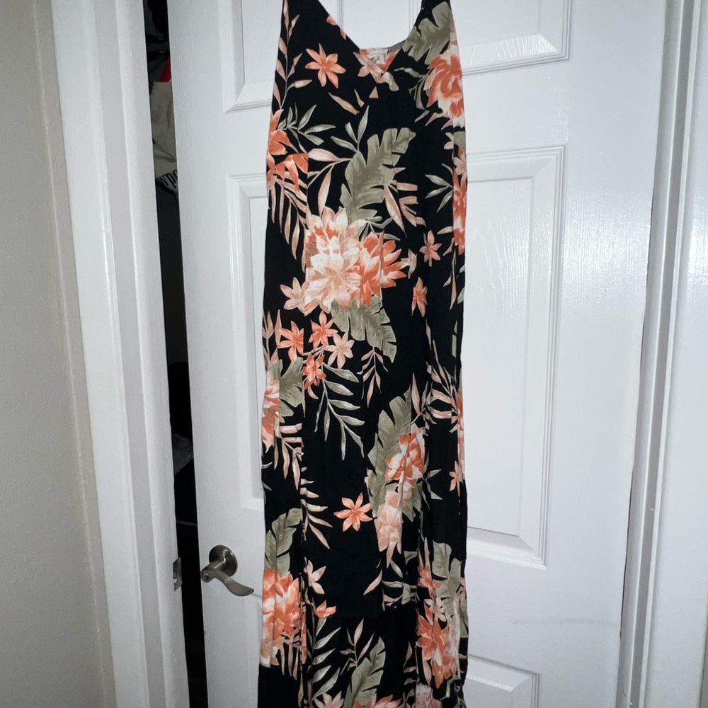 Black Billabong maxi dress